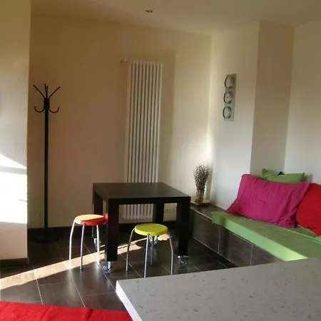 Hébergement de vacances Neuilly-le-réal, 3 Pièces, 4 Personnes - Fr-1-489-224 *